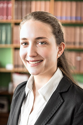 Rechtsanwältin Anna Herzig