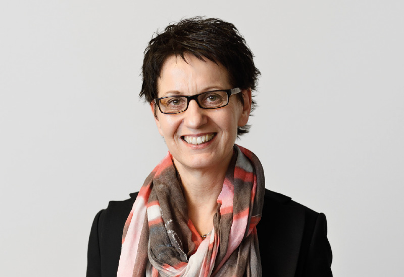 Dr. Kirsten Hoeper